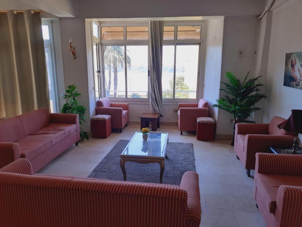 East Luxor Apartments With Nile Views Jazirat al Awwamiyah Esterno foto