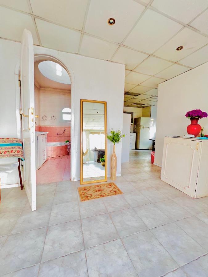 East Luxor Apartments With Nile Views Jazirat al Awwamiyah Esterno foto